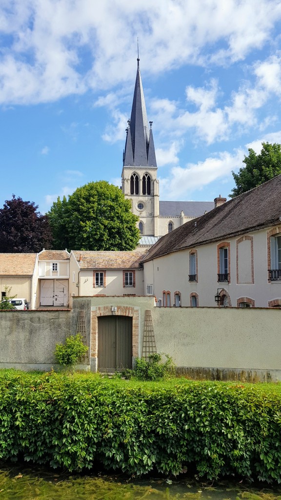 Wiederum grüsst die hübsche Kirche von Tours-sur-Marne